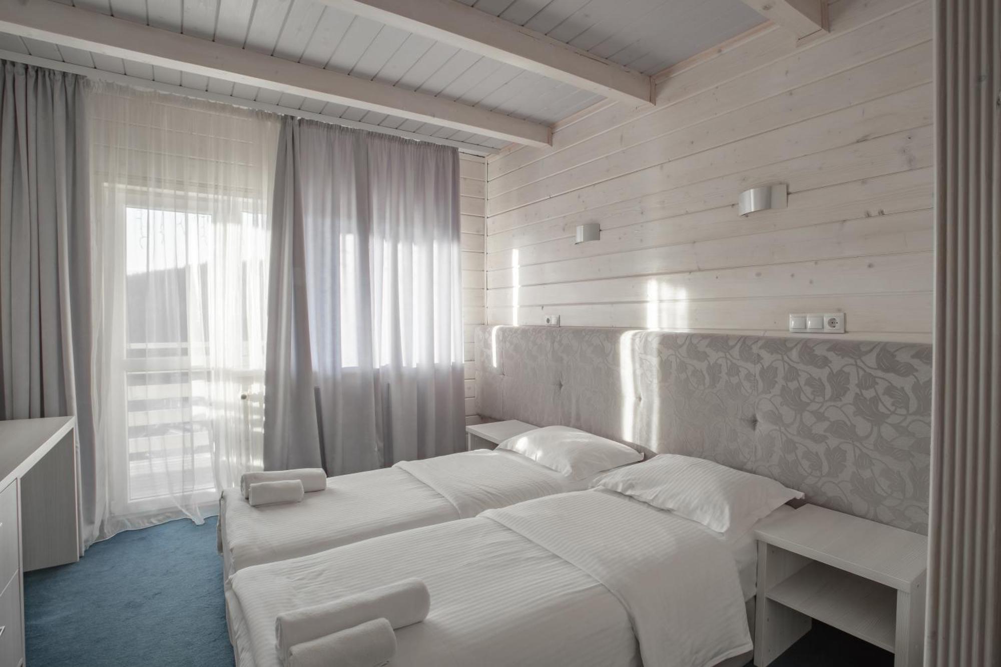 Wellland Hotel Jaremče Esterno foto