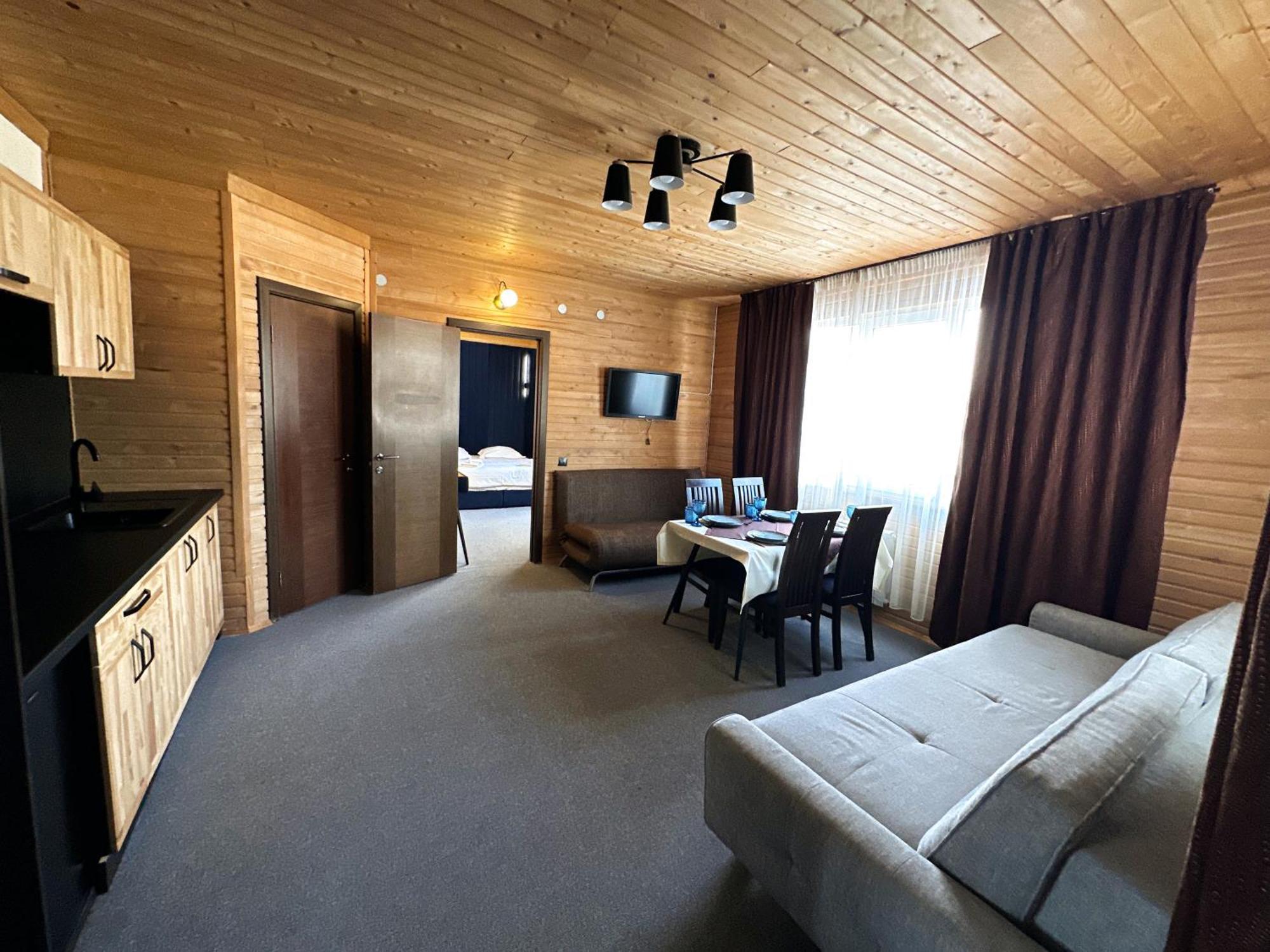 Wellland Hotel Jaremče Esterno foto