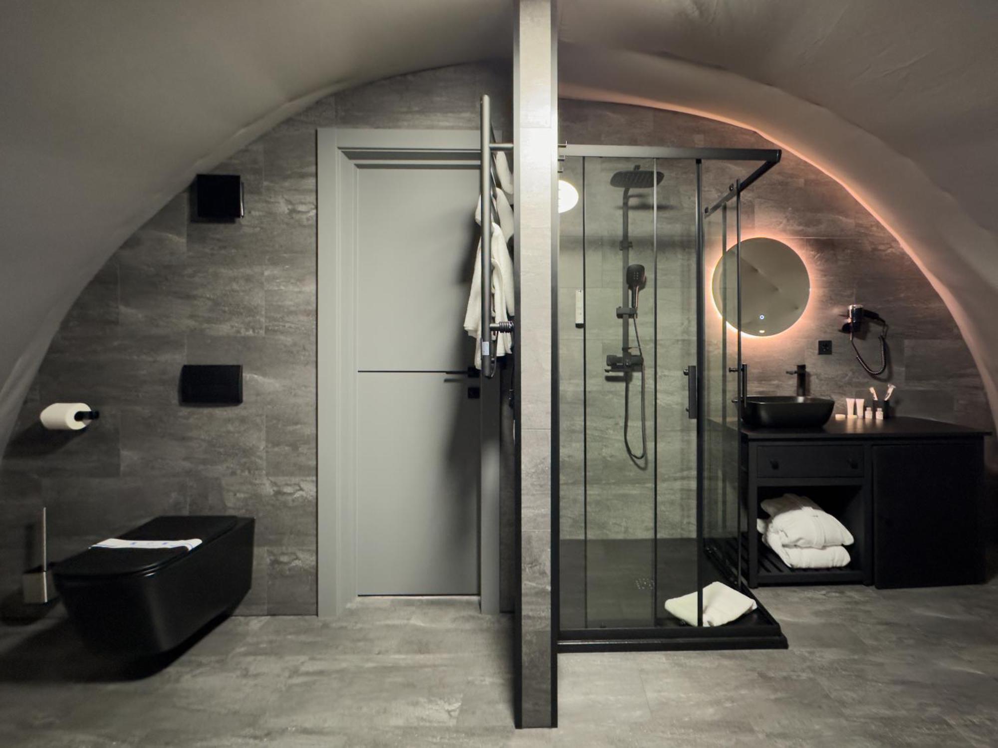 Wellland Hotel Jaremče Esterno foto